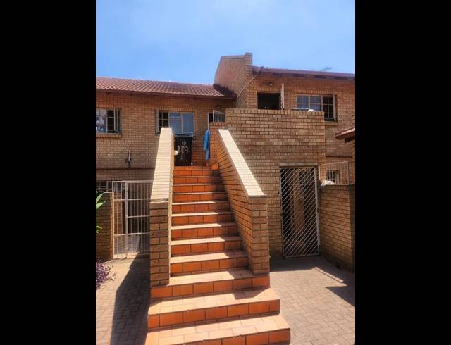 3 BEDROOM APARTMENT FOR SALE IN TURFFONTEIN